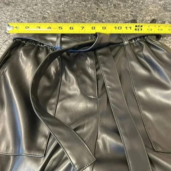 BAR III FAUX BLACK LEATHER WOMANS HIGH RISE BELTED PANTS SLACKS CLASSY SHARP FUN - Picture 10 of 10